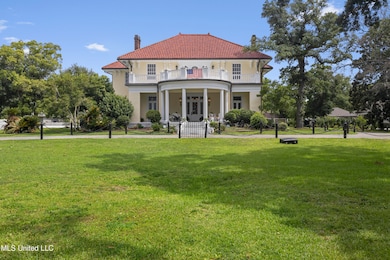 923 E Scenic Dr, Pass Christian, MS 39571 - photo 2