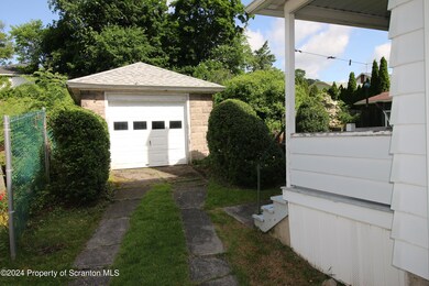 967 Wheeler Ave, Scranton, PA 18510 - photo 2