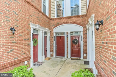 23276 Southdown Manor Terrace unit 102, Ashburn, VA 20148 - photo 4