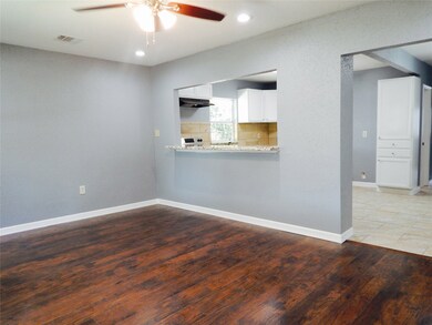 6902 Helmers St, Houston, TX 77022 - photo 3