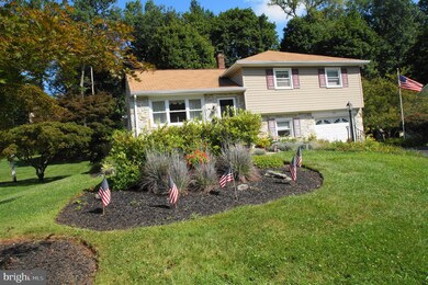 994 Carlin Dr, Southampton, PA 18966 - photo 2