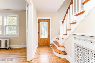 36 Holmes Ct, Albany, NY 12209 - photo 3