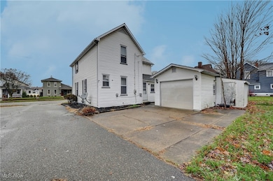 322 E 4th St, Dover, OH 44622 - photo 3