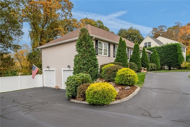 6 Emerson Ct, West Warwick, RI 02893 - photo 4