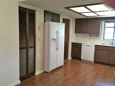KITCHEN W/ NEWER APPLIANCES