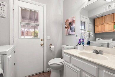 220 E Avenue r2, Palmdale, CA 93550 - photo 7