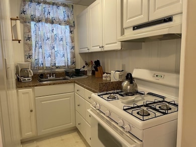 210 N End Blvd unit 1, Salisbury, MA 01952 - photo 2