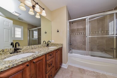1422 N Charles Ave unit 200, Naperville, IL 60563 - photo 3