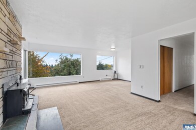 1621 E 4th St, Port Angeles, WA 98362 - photo 2