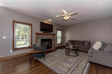 5731 Lakecrest Dr, Shawnee, KS 66218 - photo 4