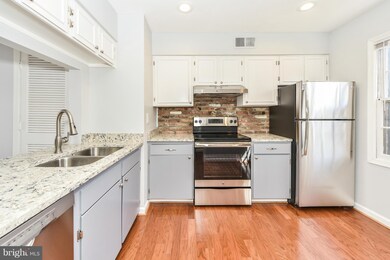 8392 Forrester Blvd unit 553, Springfield, VA 22152 - photo 6