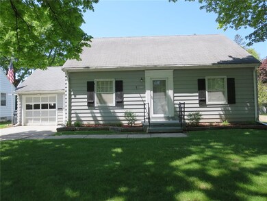 332 21st St NW, Cedar Rapids, IA 52405 - photo 4