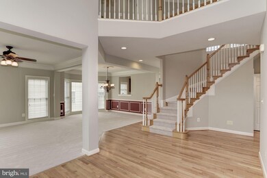 42076 Foley Headwaters St, Aldie, VA 20105 - photo 2