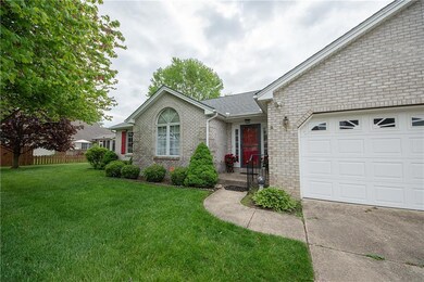 3290 Queensbury Dr, Columbus, IN 47203 - photo 2