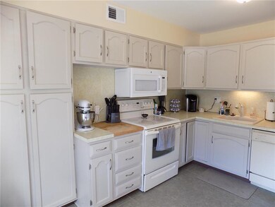 1550 Creekside Rd, Whitehall, PA 18052 - photo 4