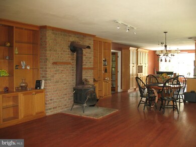 9106 Satyr Hill Rd, Parkville, MD 21234 - photo 7