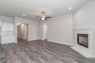 733 Vaquero St, White Settlement, TX 76108 - photo 6