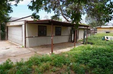 320 77th St, Lubbock, TX 79404 - photo 2