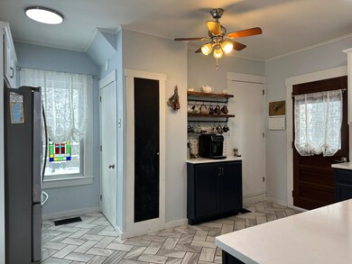 83 Elm St, Hardwick, VT 05843 - photo 4