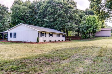 4902 Newkirk Dr, Greensboro, NC 27407 - photo 5