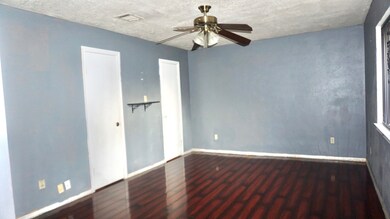 3603 Mckinley Ln, Houston, TX 77088 - photo 7