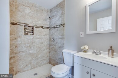 819 Clovis Ave, Capitol Heights, MD 20743 - photo 5