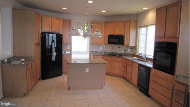 7416 Near Thicket Way, Laurel, MD 20707 - photo 6