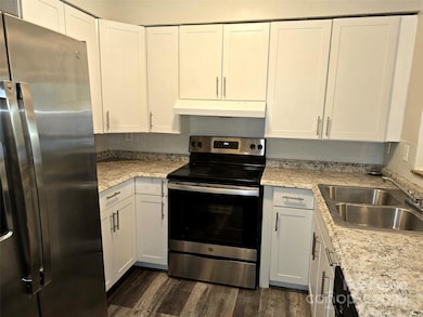 4608 Sharon Chase Dr unit C, Charlotte, NC 28215 - photo 3