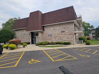 3235 S Manor Dr unit 306, Lansing, IL 60438 - photo 2