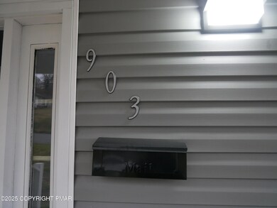 903 W Spruce St, Coal Township, PA 17866 - photo 5