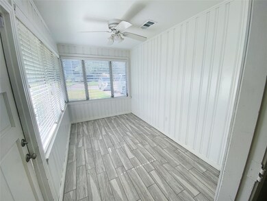 1318 Chamboard Ln, Houston, TX 77018 - photo 6