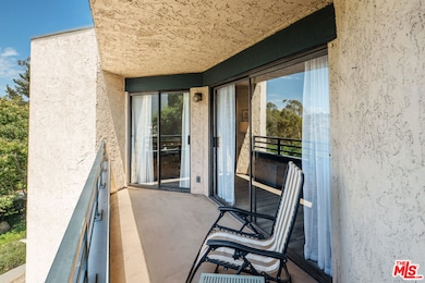 Eaton Crest unit 309, Los Angeles, CA 90042 - photo 6