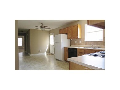 302 Myrtle St, Jeffersonville, IN 47130 - photo 4