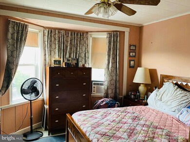 1350 Buttonwood St, Reading, PA 19604 - photo 5