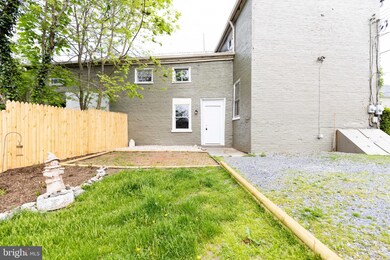 103 W Seminary St, Mercersburg, PA 17236 - photo 6