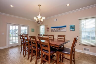 012-Dining_Room-2043217-large
