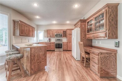13954 W 72nd St, Shawnee, KS 66216 - photo 3