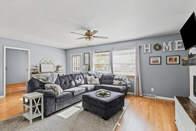 unlisted-address, Roberts, IL 60962 - photo 6