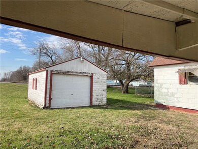 1201 Dakota Ave, Mattoon, IL 61938 - photo 2