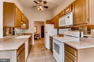 14221 Dove Creek Way unit 302, Sparks Glencoe, MD 21152 - photo 2