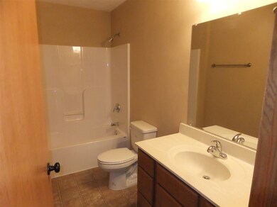 220 Genesis Dr, Evansville, WI 53536 - photo 5