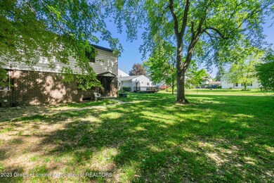 3940 Hunters Ridge Dr unit 3, Lansing, MI 48911 - photo 2