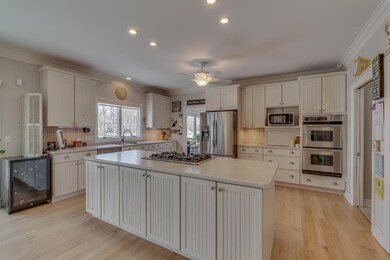 5780 N Watervliet Rd-large-028-19-Spacio