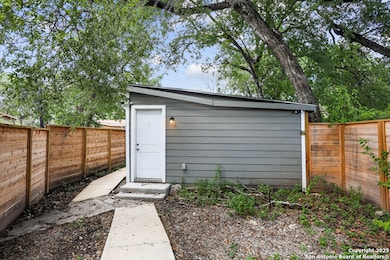 127 Loy Dr unit 2, San Antonio, TX 78228 - photo 3