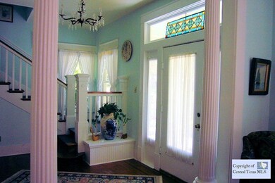 802 W San Antonio St, San Marcos, TX 78666 - photo 3