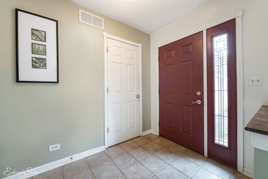 525 Blackhawk Dr, Lake In the Hills, IL 60156 - photo 6