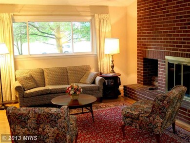 10815 Maple St, Fairfax, VA 22030 - photo 6