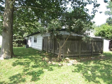 1622 Dundee Ct, Columbus, OH 43227 - photo 6