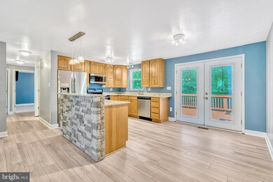 16000 Normandy Ct, Woodbridge, VA 22191 - photo 7