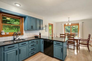 140 Point Ridge Rd, Barre, VT 05641 - photo 4